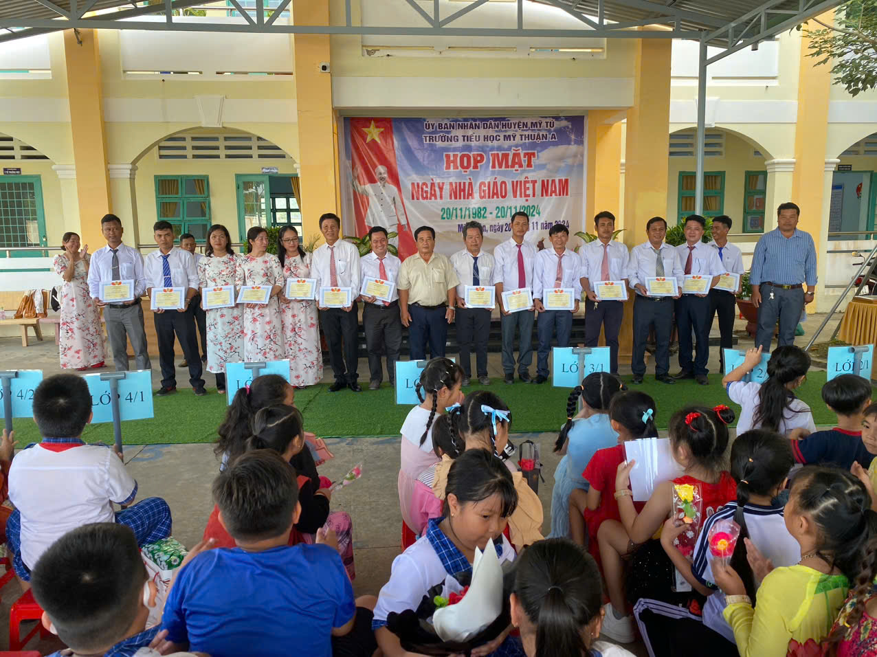 HỌP MẶT NGÀY NHÀ GIÁO VIỆT NAM 20/11